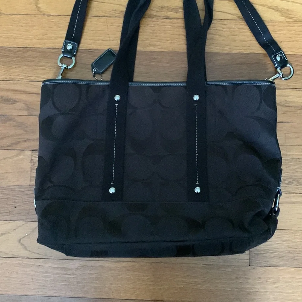 👜 Coach authentic black Kyra signature tote with handles and detachable strap. - Picture 4 of 16